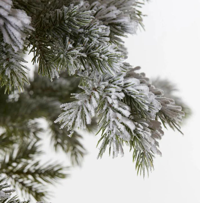 EDG Enzo De Gasperi Pino Merano Innevato – h.210 cm d.132 cm – 500 Led